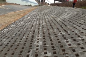 水利護坡磚塑料模具主要應用在哪些施工地點？